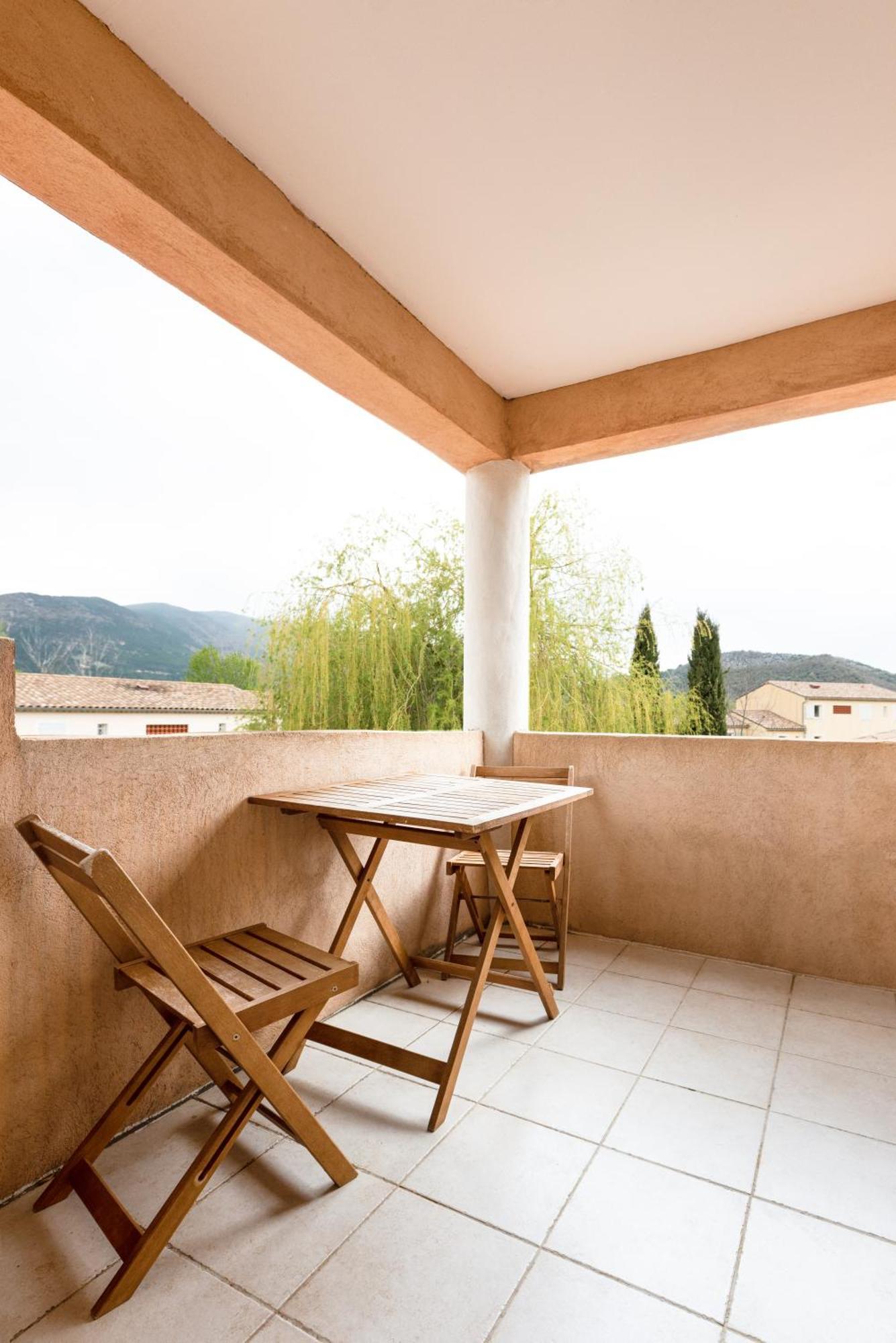 La Tour De Guet Aparthotel Montbrun-les-Bains Kamer foto